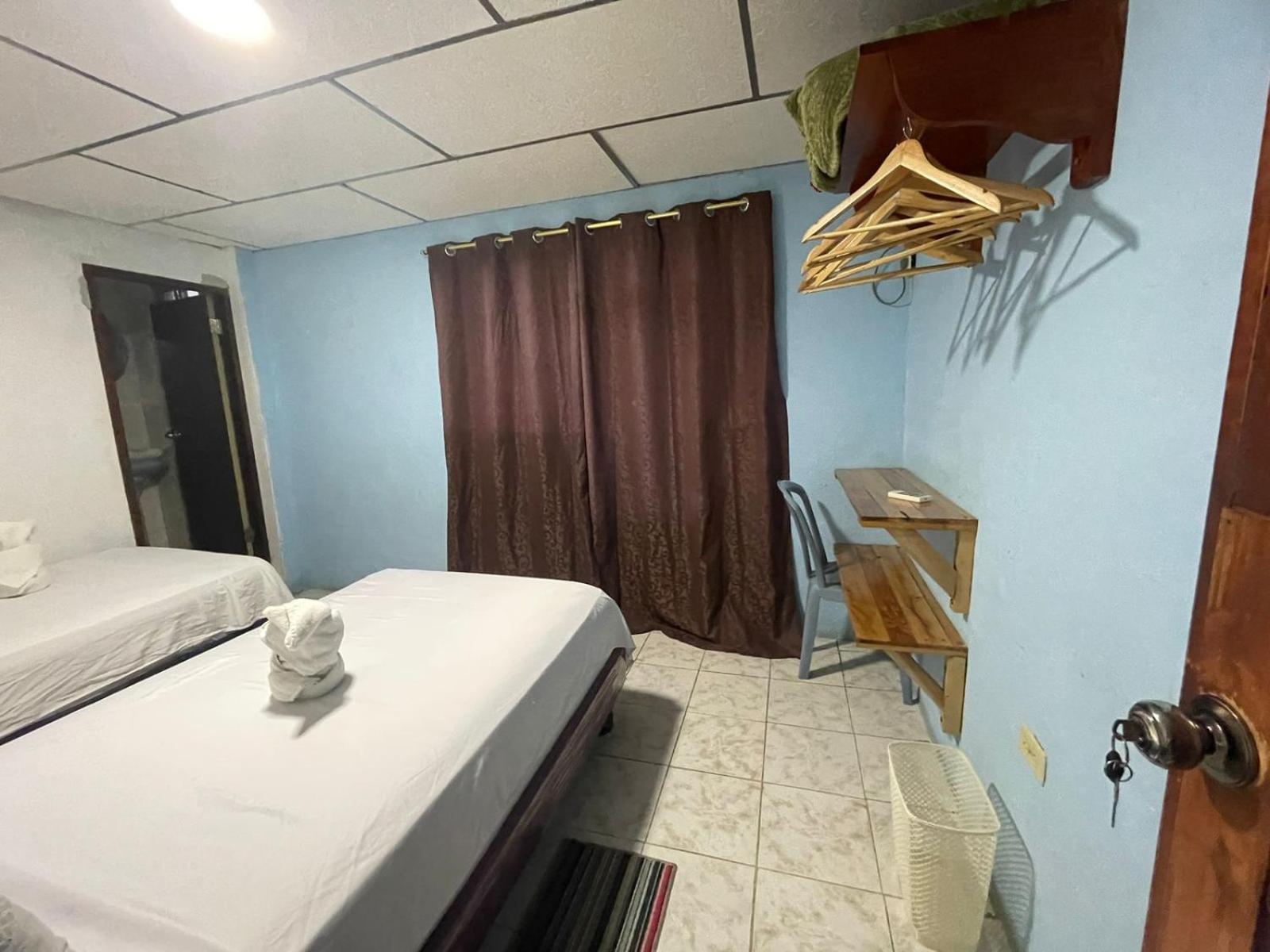 Casa De Alexis Hotel Puerto Baquerizo Moreno Room photo